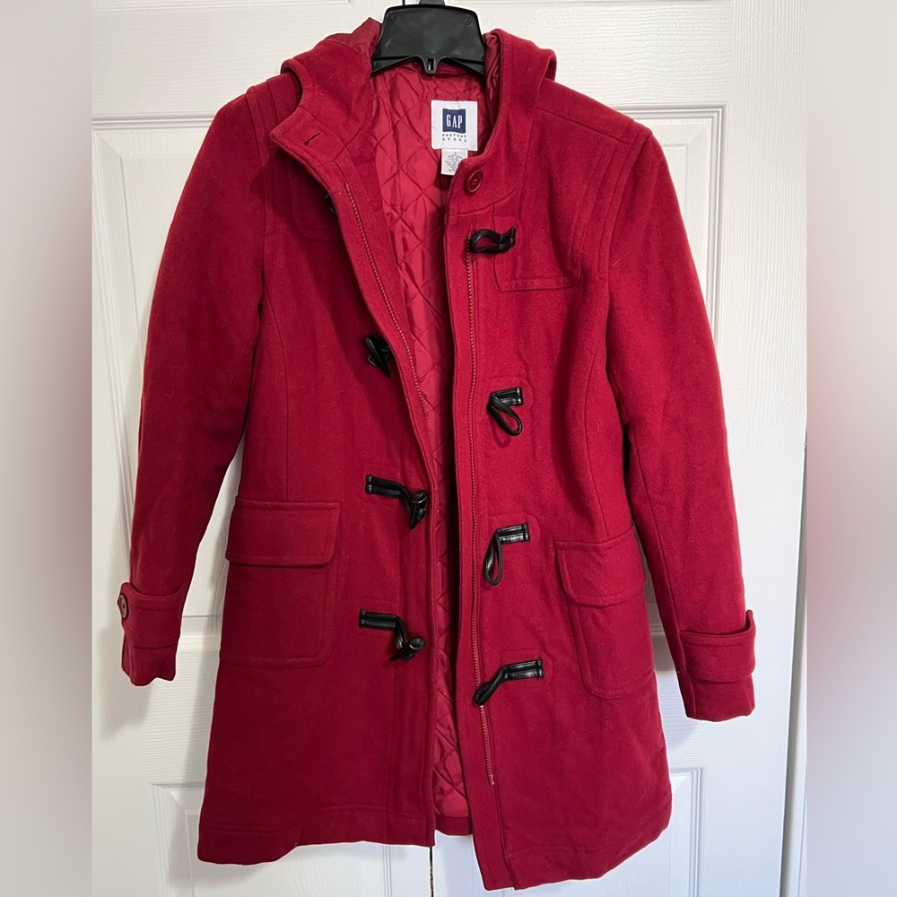 This is a beautiful staple piece to add to your collection for Fall or Winter.